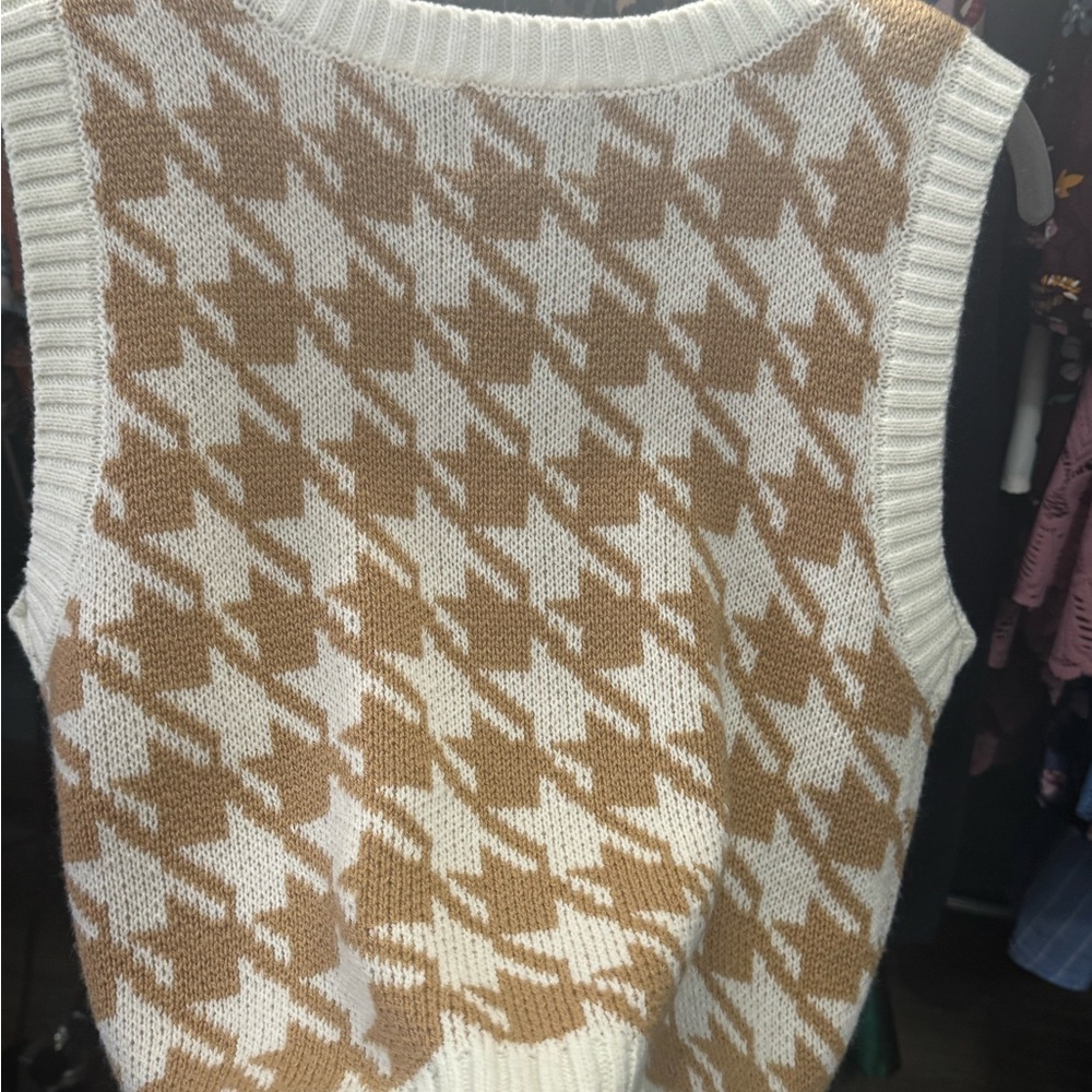 Pink Rose V-Neck Houndstooth Sweater Vest - Cream and Brown - Picture 5 of 6